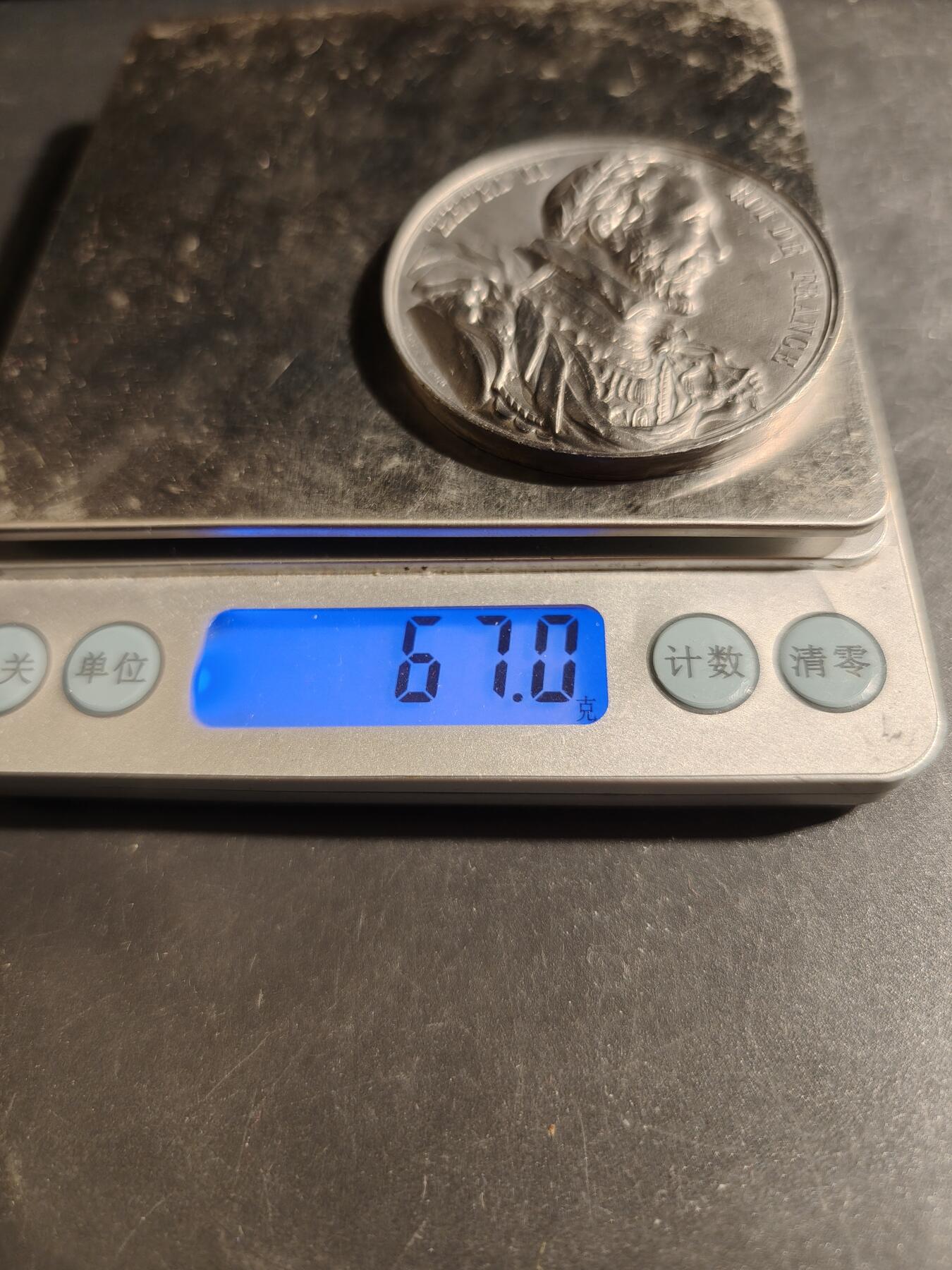 老王徽章第178期 法国历任国王纪念章    亨利二世   少见锡质     直径50mm    重量67g