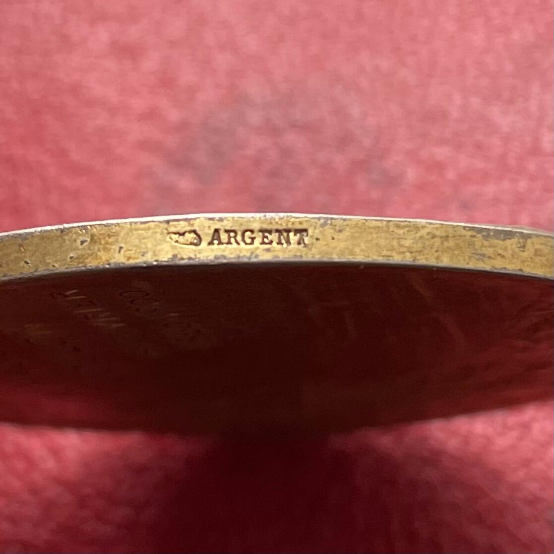 「木头集藏」章牌精品专场！ O.Roty～1900年法国“SEMPER”永恒的爱 婚礼40周年纪念银章 直径：41 mm，31 g  边铭：丰饶角 ARGENT  名家经典，很少见镀金版本，品相不错，精致皮盒正常使用。