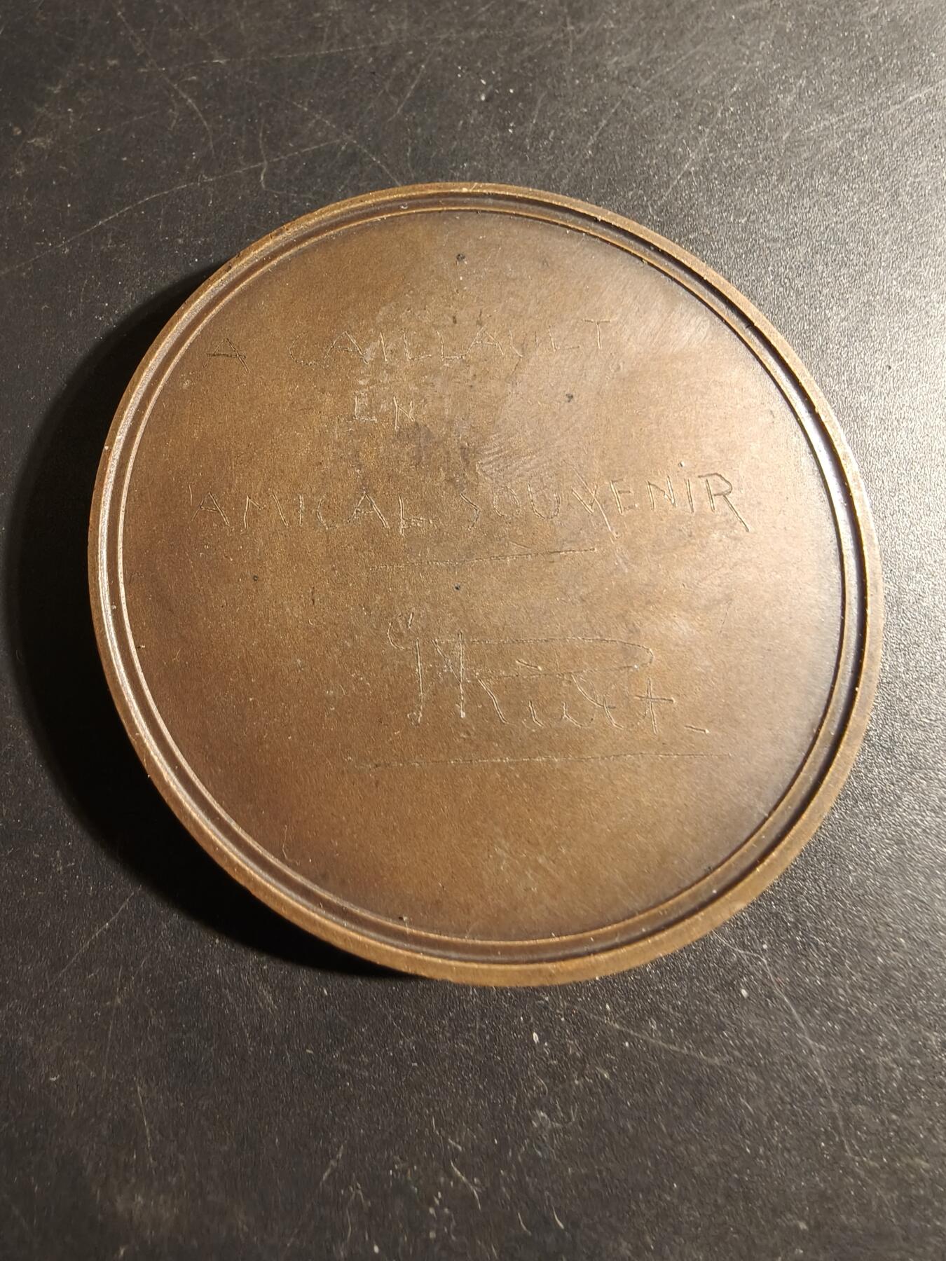 老王徽章第178期 法国打铁匠大铜章    工业元素满满    直径58mm    重量115.1g