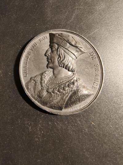 老王徽章第178期 - 法国历任国王纪念章    查理八世   少见锡质     直径50mm    重量51g