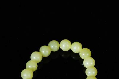 上海都达杂项专场三十四【年后发货全场包邮】  天然岫玉0.9圆珠手串 附鉴定证书86-331