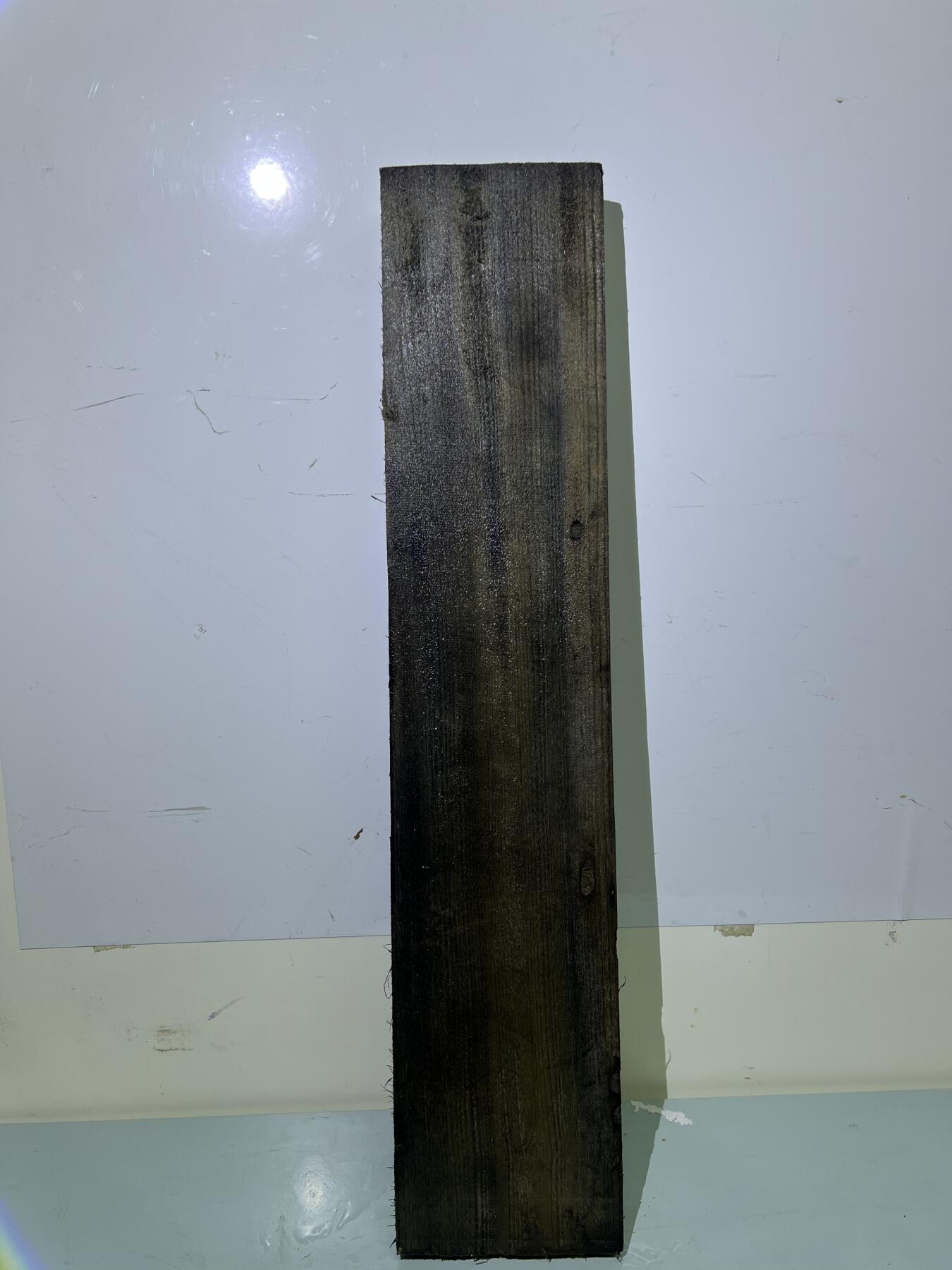 零元拍：01-18-2乌木金丝楠 可做镇尺 干泡台 满金丝药香，尺寸约：56.5/11.7/3.8厚CM。2.4公斤