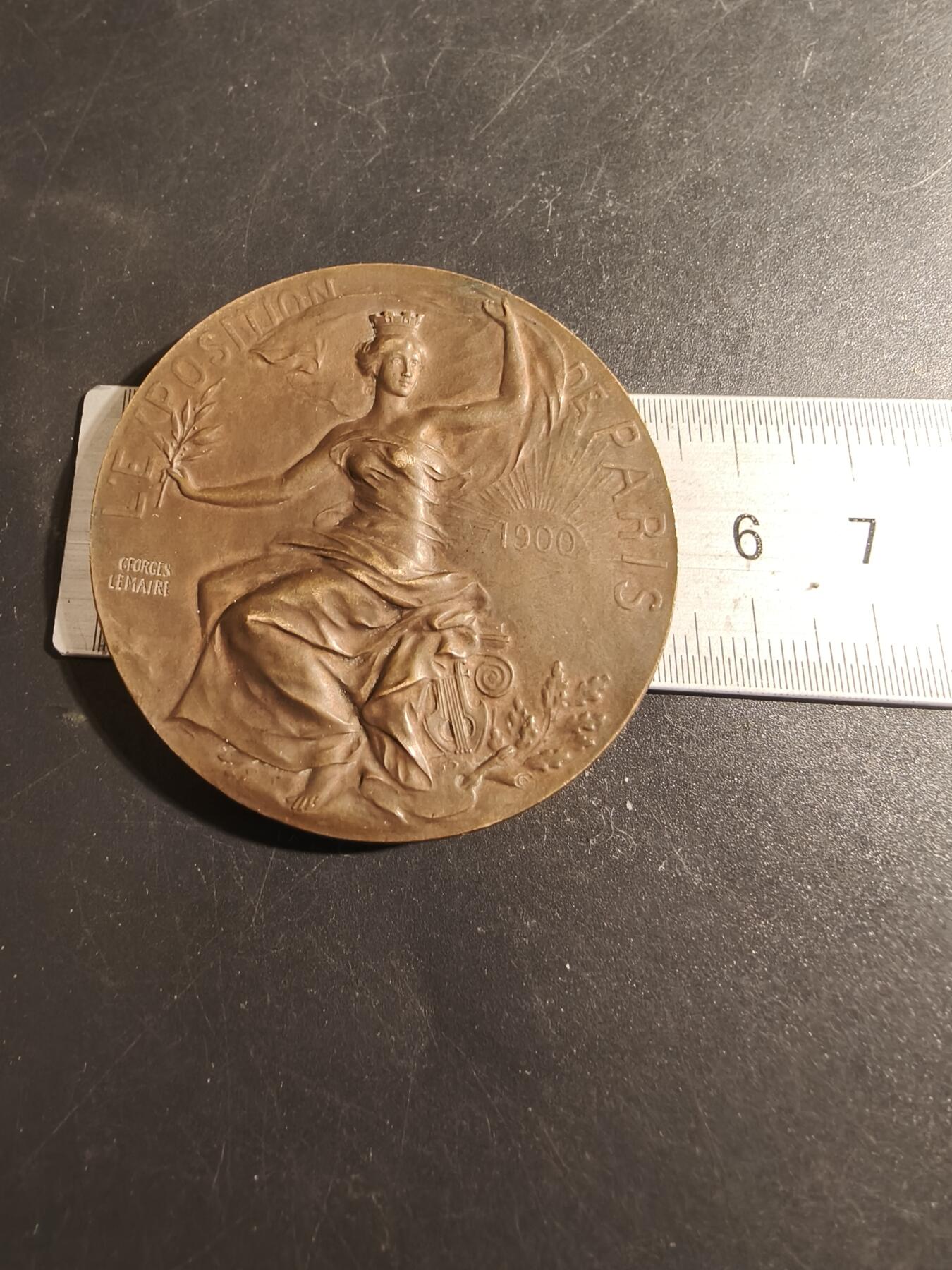 老王徽章第178期 法国1900巴黎世博会大铜章    大师Lemaire版本     直径54mm    重量69g