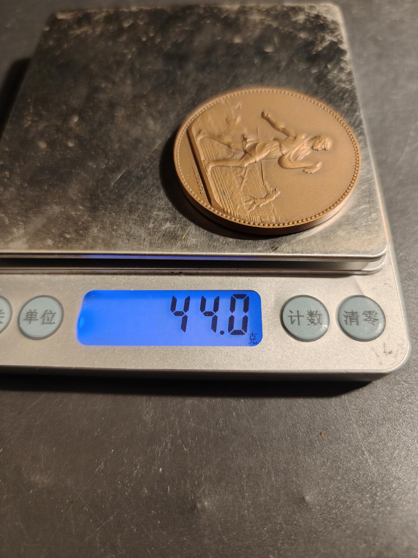 老王徽章第178期 法兰西会计学会大铜章    播种者     直径45mm    重量44g