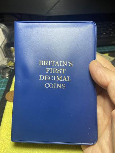 2026年第十二场(总第一百八十一场）外国好品散币场(免佣金) - 英国🇬🇧原装套币5枚(伊丽莎白二世中年花冠，十进制第一版首发年))