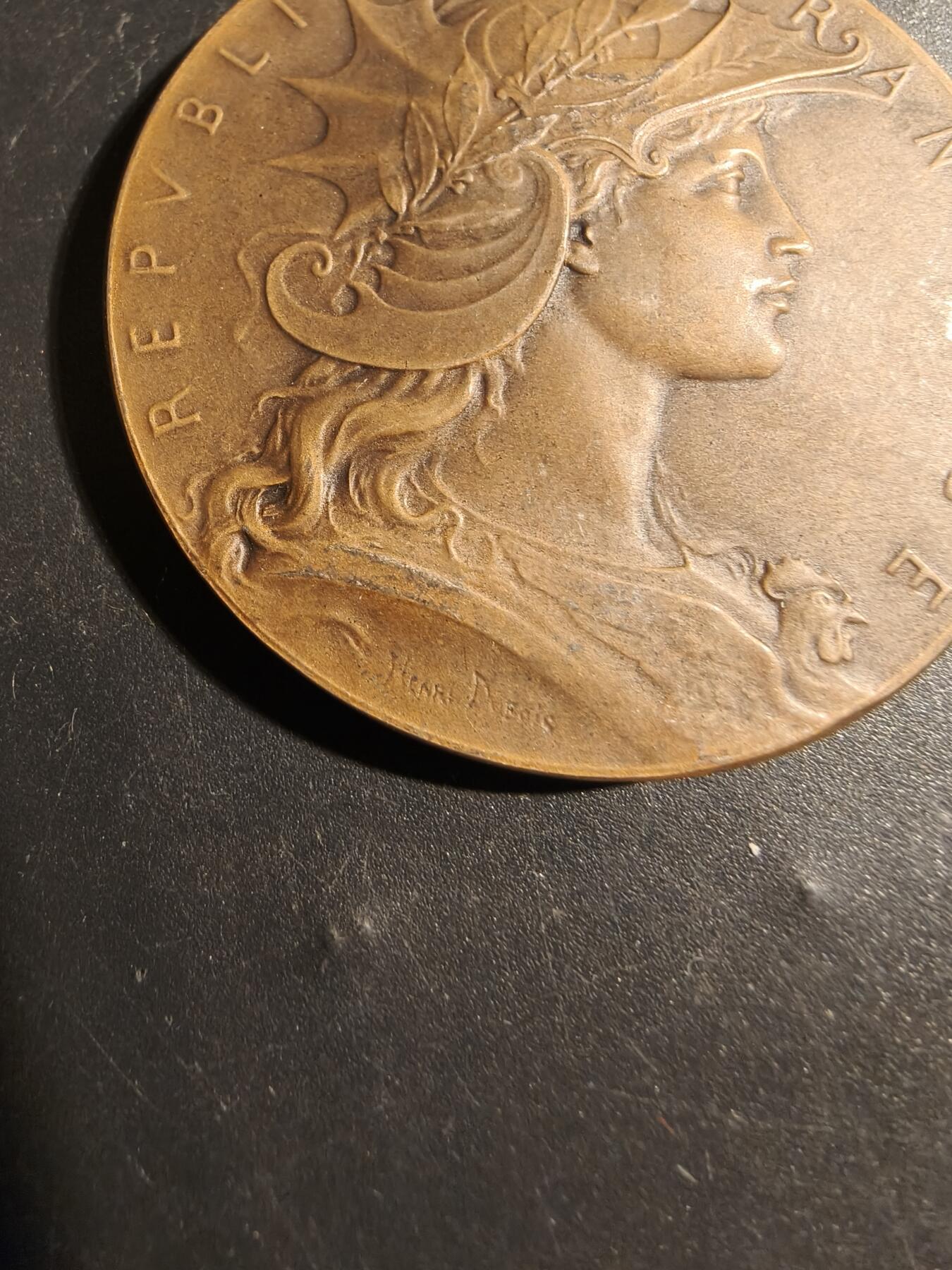 老王徽章第178期 法国战争部射击竞赛大铜章    大师亨利杜布瓦作品    戎装玛丽安娜     直径50mm     重量55.2g