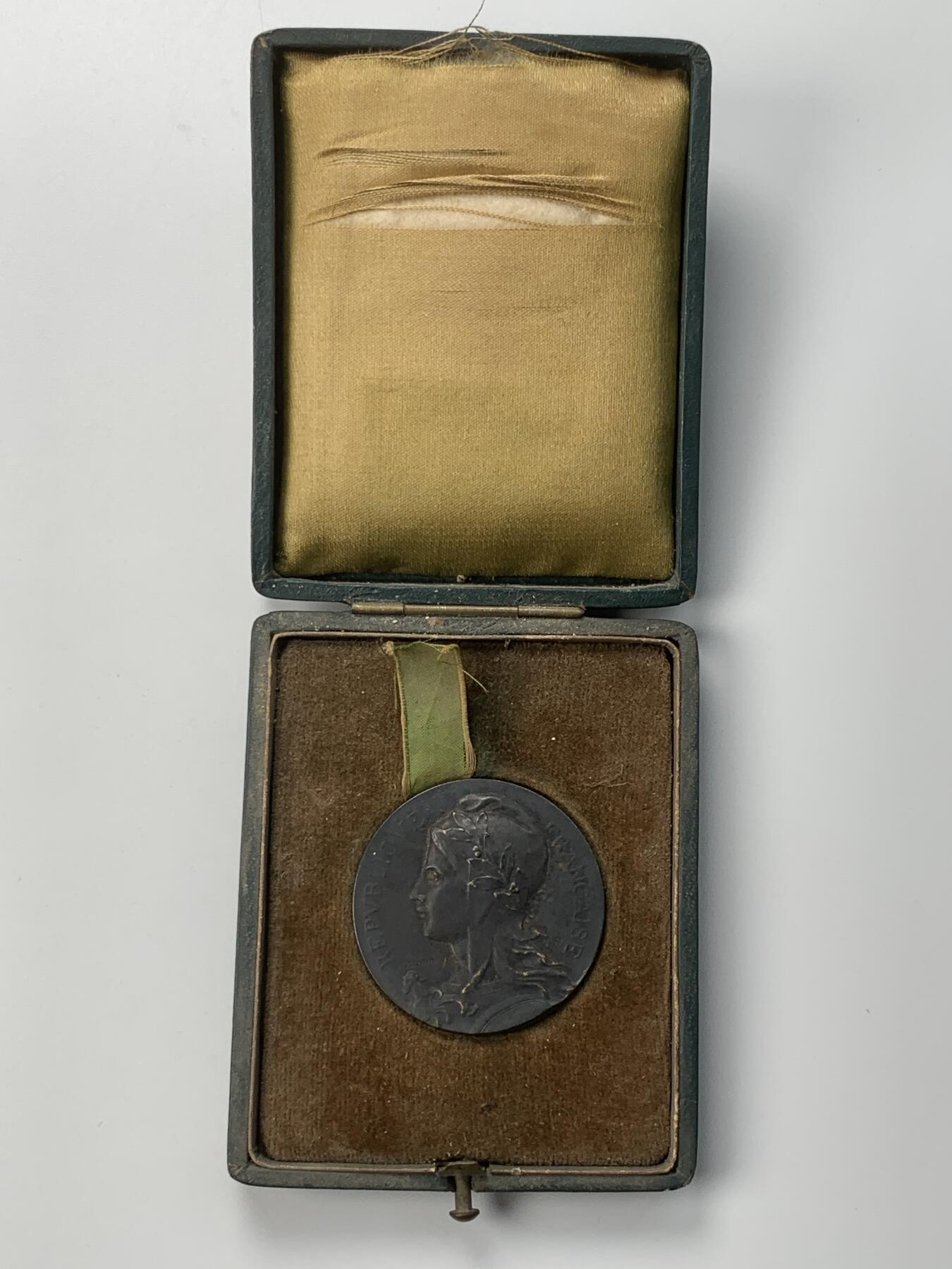 掌中浮雕-藏着的欧洲第050场 法国安德尔-卢瓦尔省希农地区的农业展览会银章，36mm，18.86g