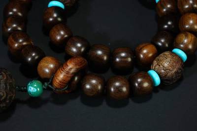 上海都达杂项专场七十三【全场包邮】 天然虎斑沉香手持跑环流苏桶珠、搭配财宝貔貅吊坠手串 附鉴定证书86-277