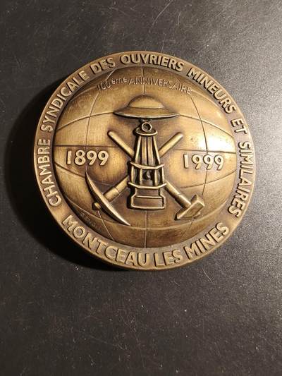 老王徽章第178期 - 法国蒙索莱米讷矿工工人联合会成立100周年大铜章    直径68mm    重量232g