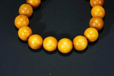 上海都达杂项专场七十三【全场包邮】 天然金丝楠木1.2圆珠手串 附鉴定证书86-298