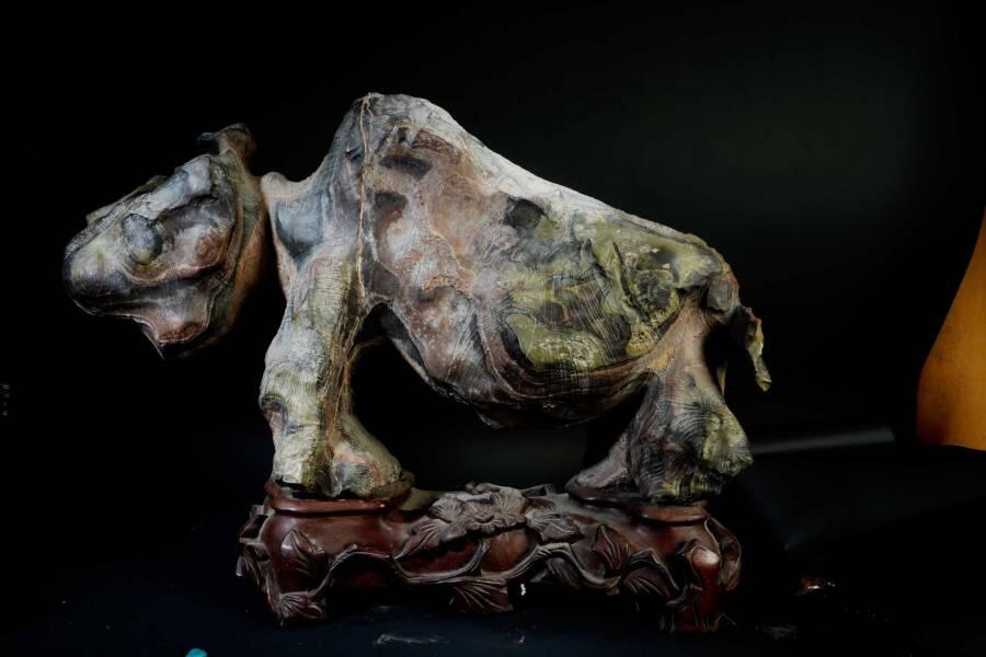 上海都达杂项专场五（全场包邮） 犀牛望月 灵璧赏石特大摆件