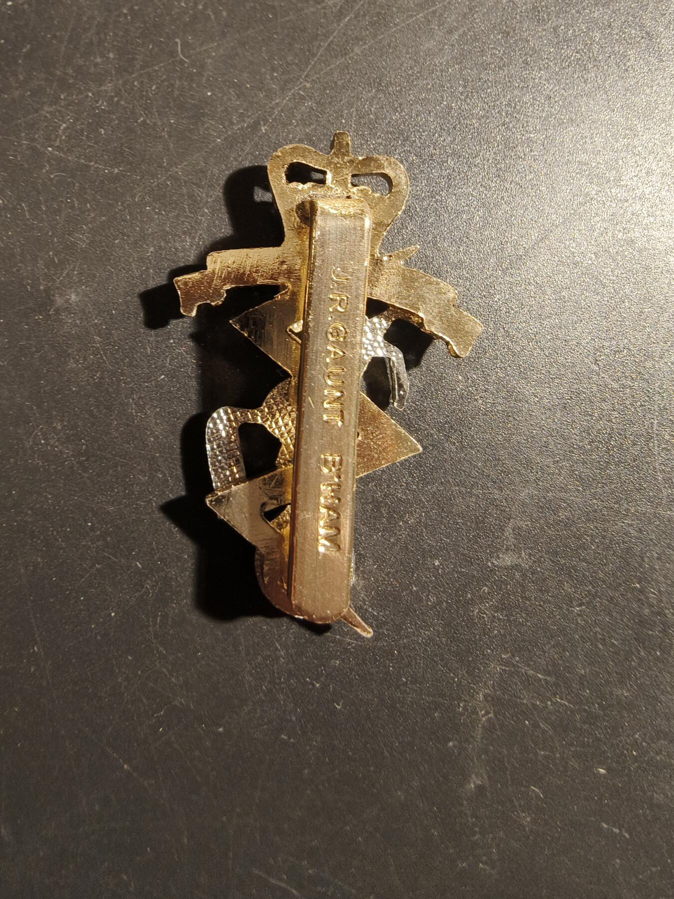 老王徽章第178期 英国陆军机电工程师团帽徽    女王时期