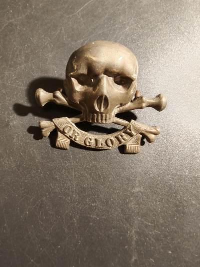 老王徽章第178期 - 英国陆军剑桥公爵第17枪骑兵团帽徽    一战时期