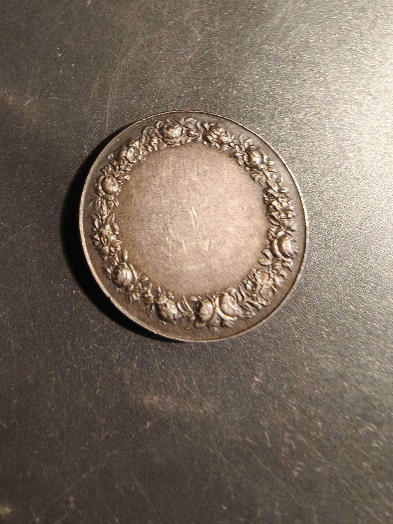 老王徽章第178期 法国银婚章    950银     直径34mm    重量16.6g