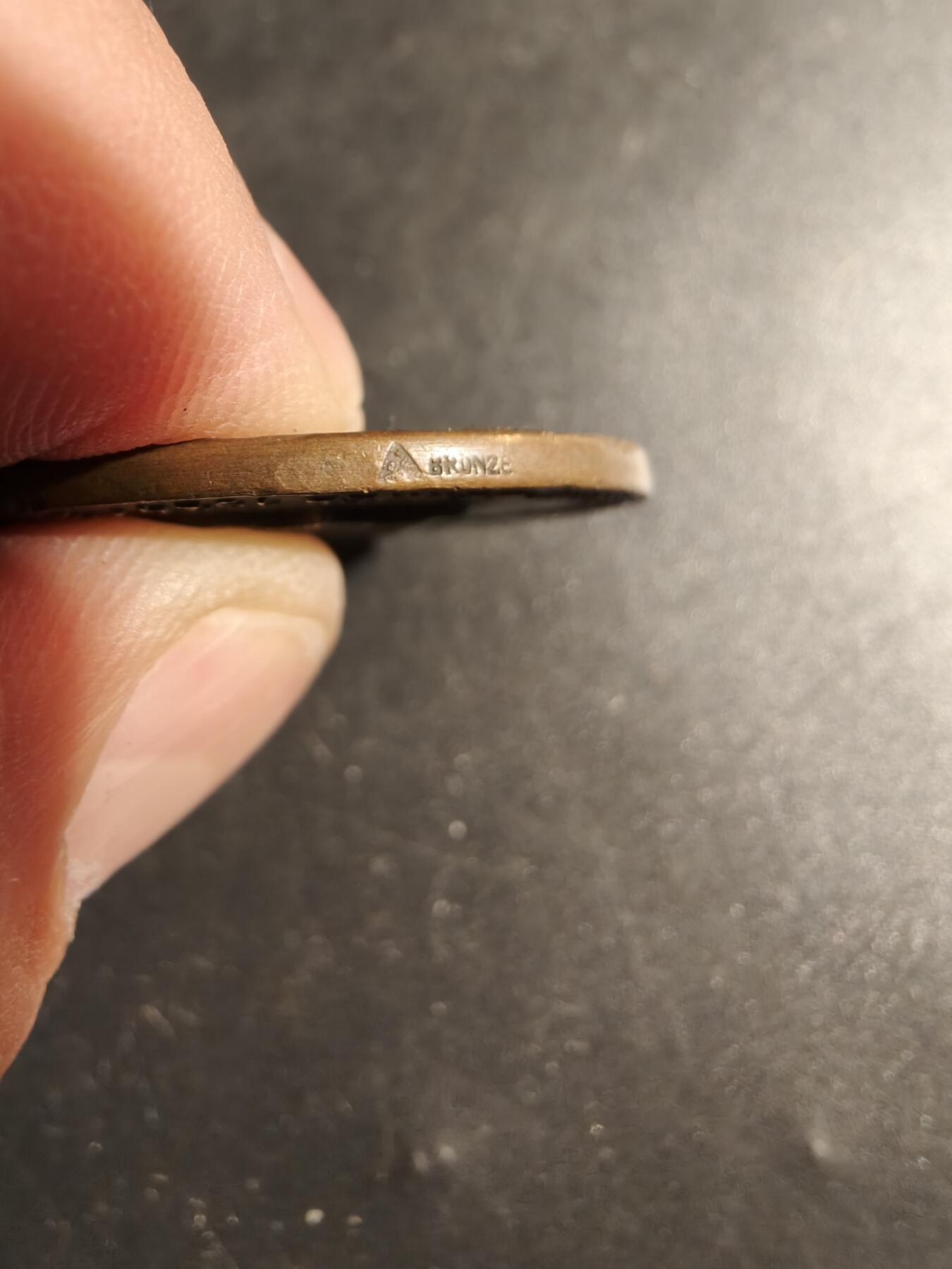 老王徽章第178期 1924年雷恩法国女子体操与体育教育联合会大铜章    直径35mm    重量20g