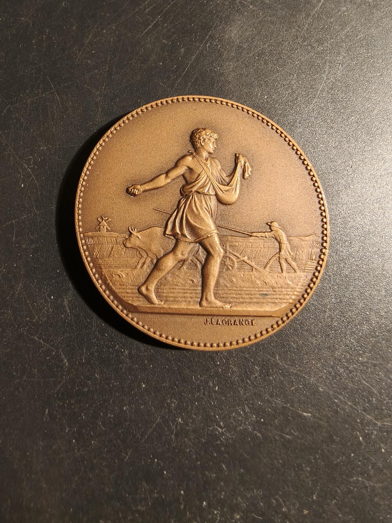 老王徽章第178期 法兰西会计学会大铜章    播种者     直径45mm    重量44g