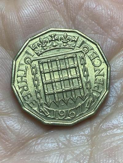 2026年第十二场(总第一百八十一场）外国好品散币场(免佣金) - 英国🇬🇧1967年3便士(伊丽莎白二世青年桂冠第二版，普制币关门年)