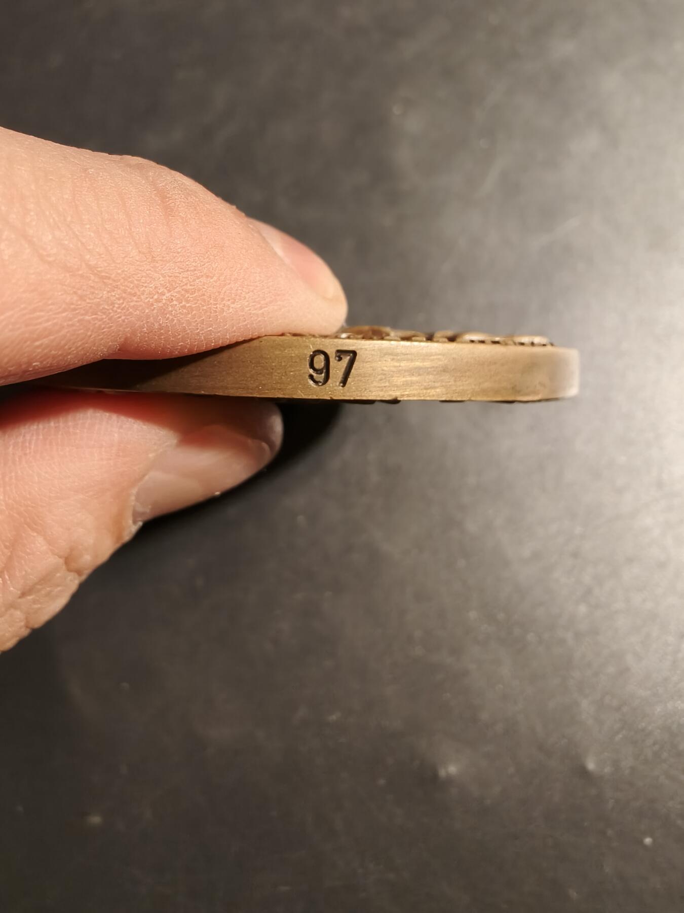 老王徽章第178期 1973年葡萄牙公共工程部医院建设总局大铜章     编号97      直径80mm     重量234.3g