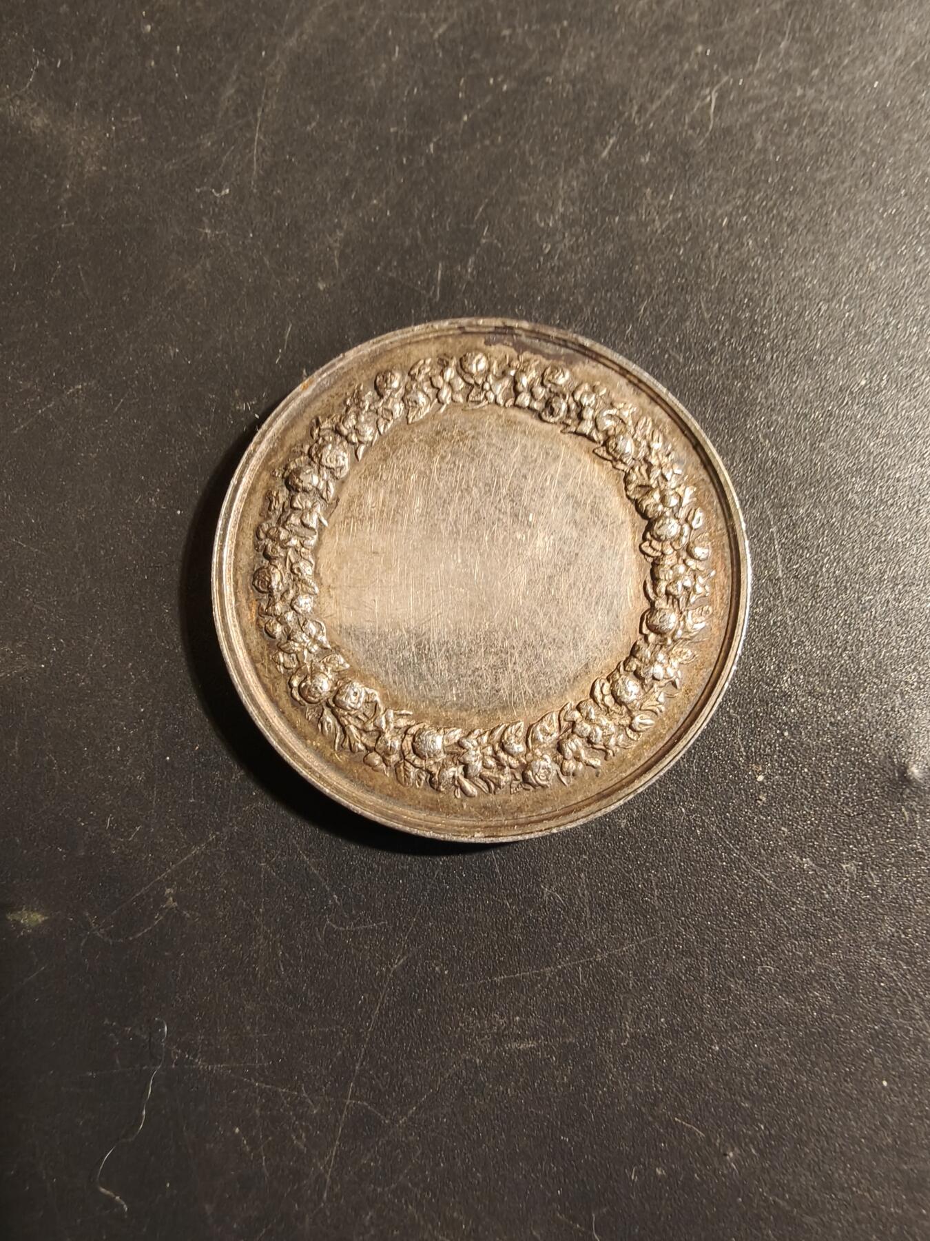 老王徽章第178期 法国银婚章    蜜蜂950银标    直径33mm    重量15.6g