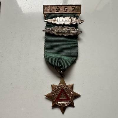 🌹外币初藏🌹🐯2026年第10场  每周二四六晚8️⃣点 接代拍 - 英国勋章1957-1959年 铜质红珐琅