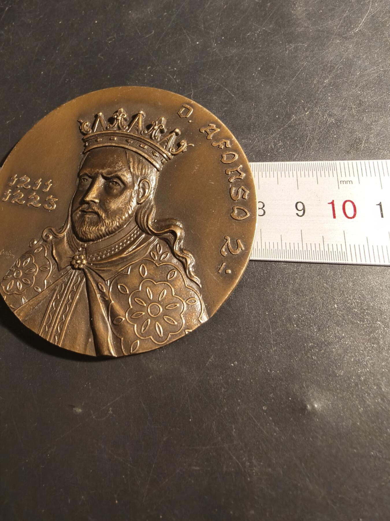 老王徽章第178期 葡萄牙国王唐·阿方索二世首次宫廷会议大铜章     直径80mm    重量211g