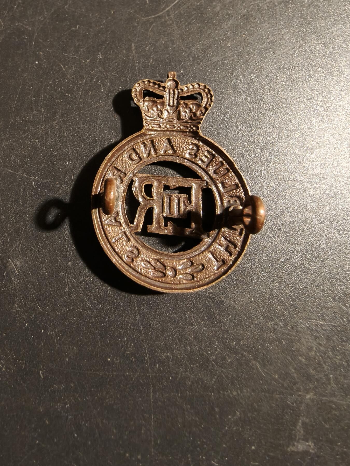 老王徽章第178期 英国陆军皇家蓝军骑兵团（皇家近卫骑兵和第一龙骑兵）帽徽     女王早期版