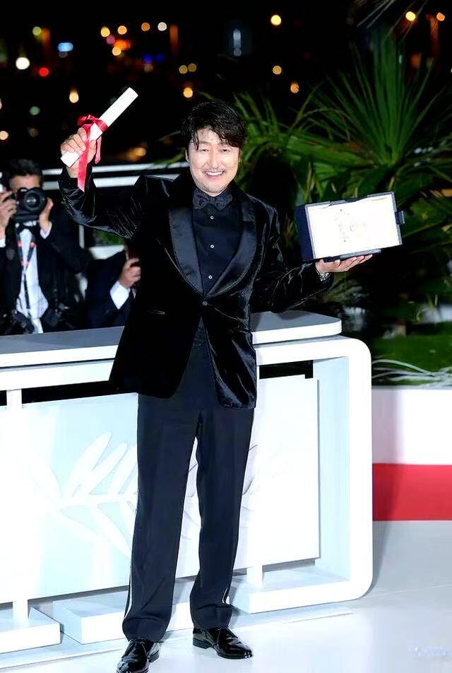 零元拍：来喽！宋老师来喽！戛纳影帝，奥斯卡金像奖最佳影片男一号，韩国电影神话缔造者宋康昊亲签卡重磅出击！