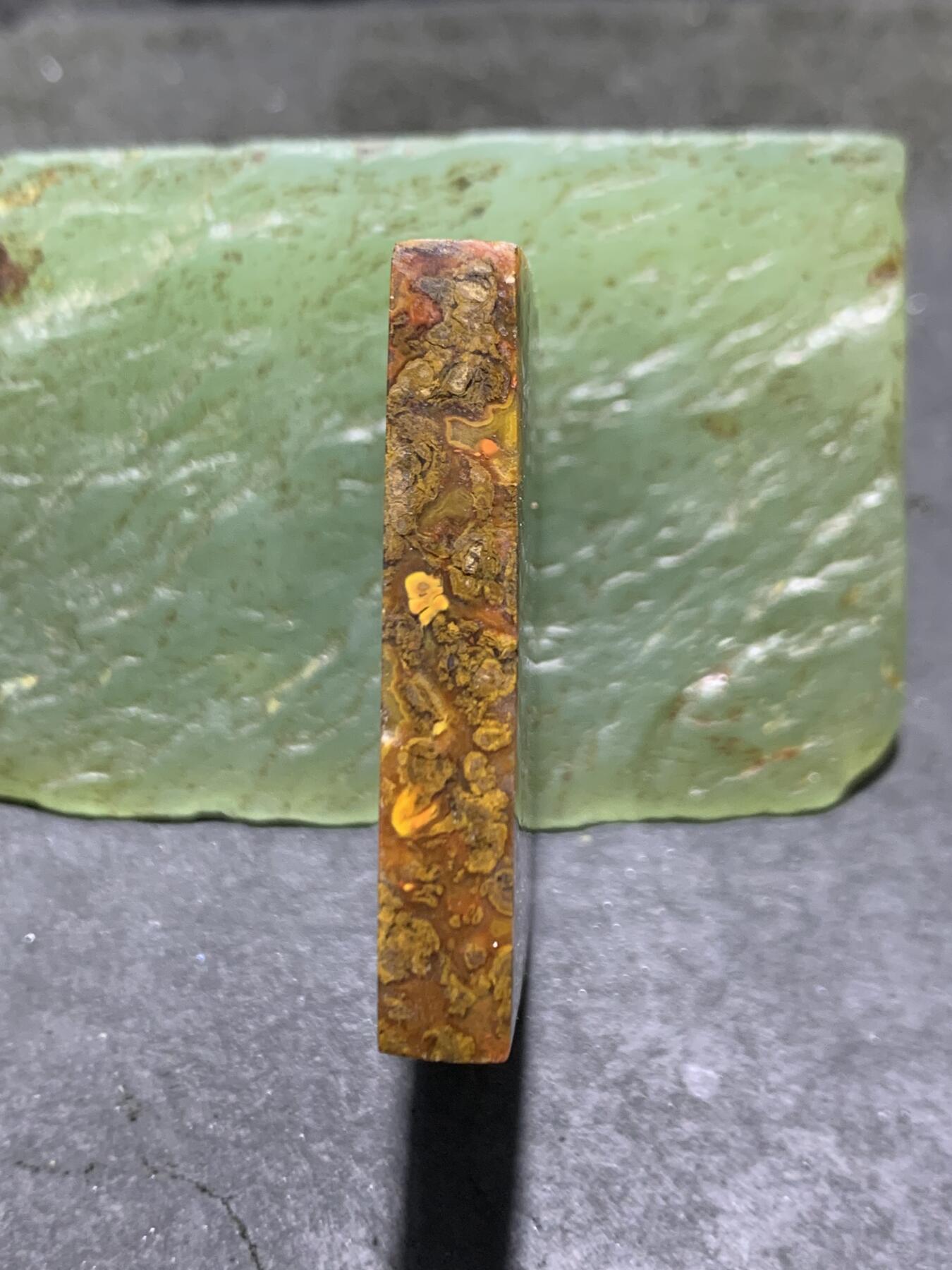 高玉化草花纹战国红玛瑙牌子，吊坠一个