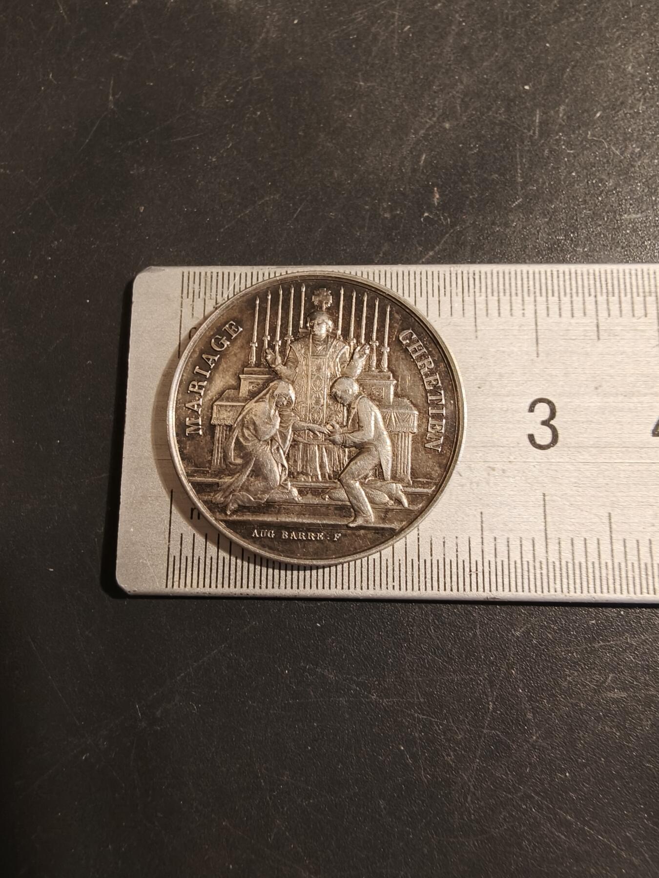 老王徽章第178期 法国银婚章    950银    直径24mm    重量5g