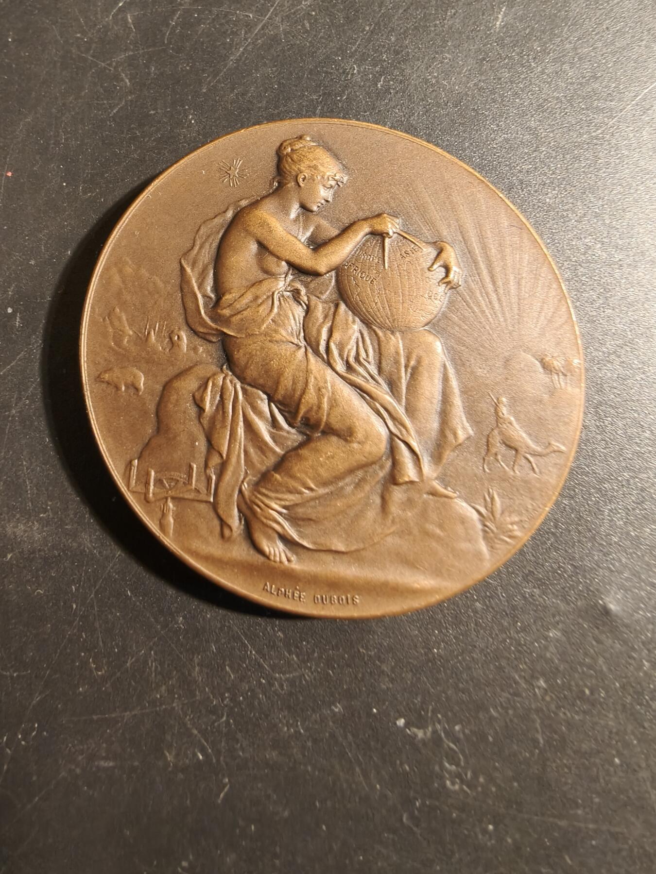 老王徽章第178期 法国旅游俱乐部大铜章    阿尔菲杜布瓦作品    直径50mm    重量70g