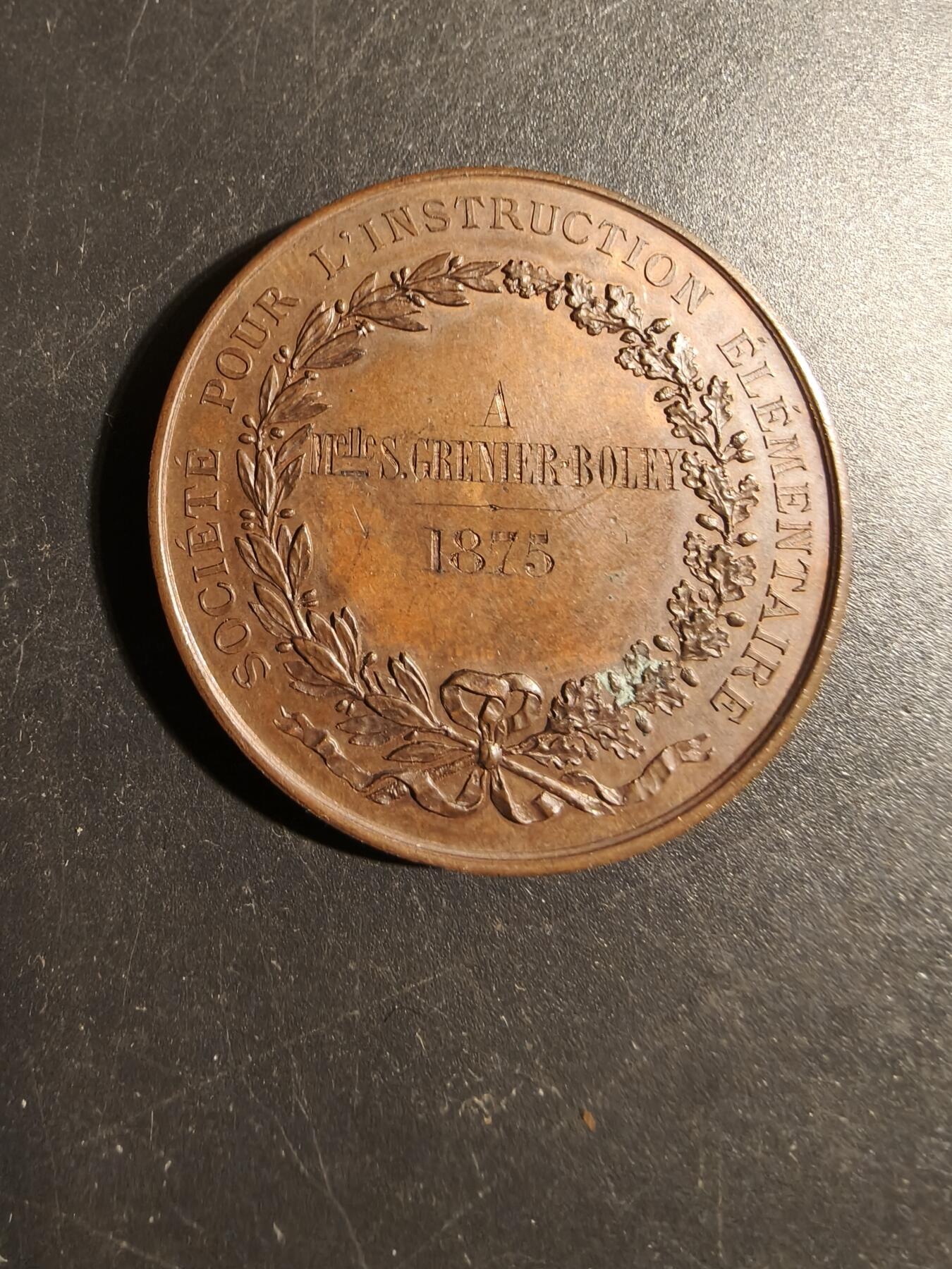 老王徽章第178期 法国初等教育协会1875年大铜章    蜜蜂Cuivre铜标    直径41mm    重量32.6g