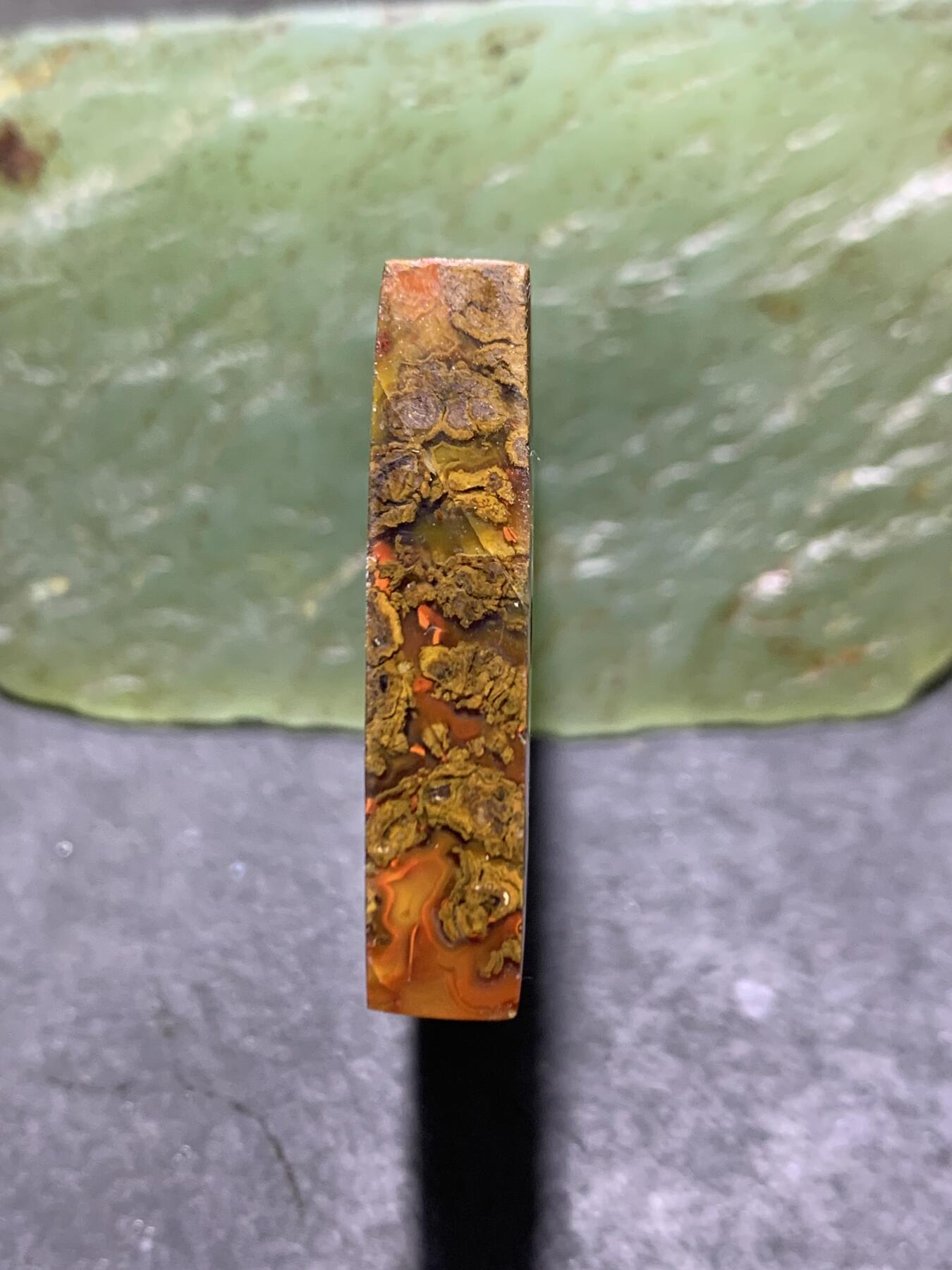 高玉化草花纹战国红玛瑙牌子，吊坠一个