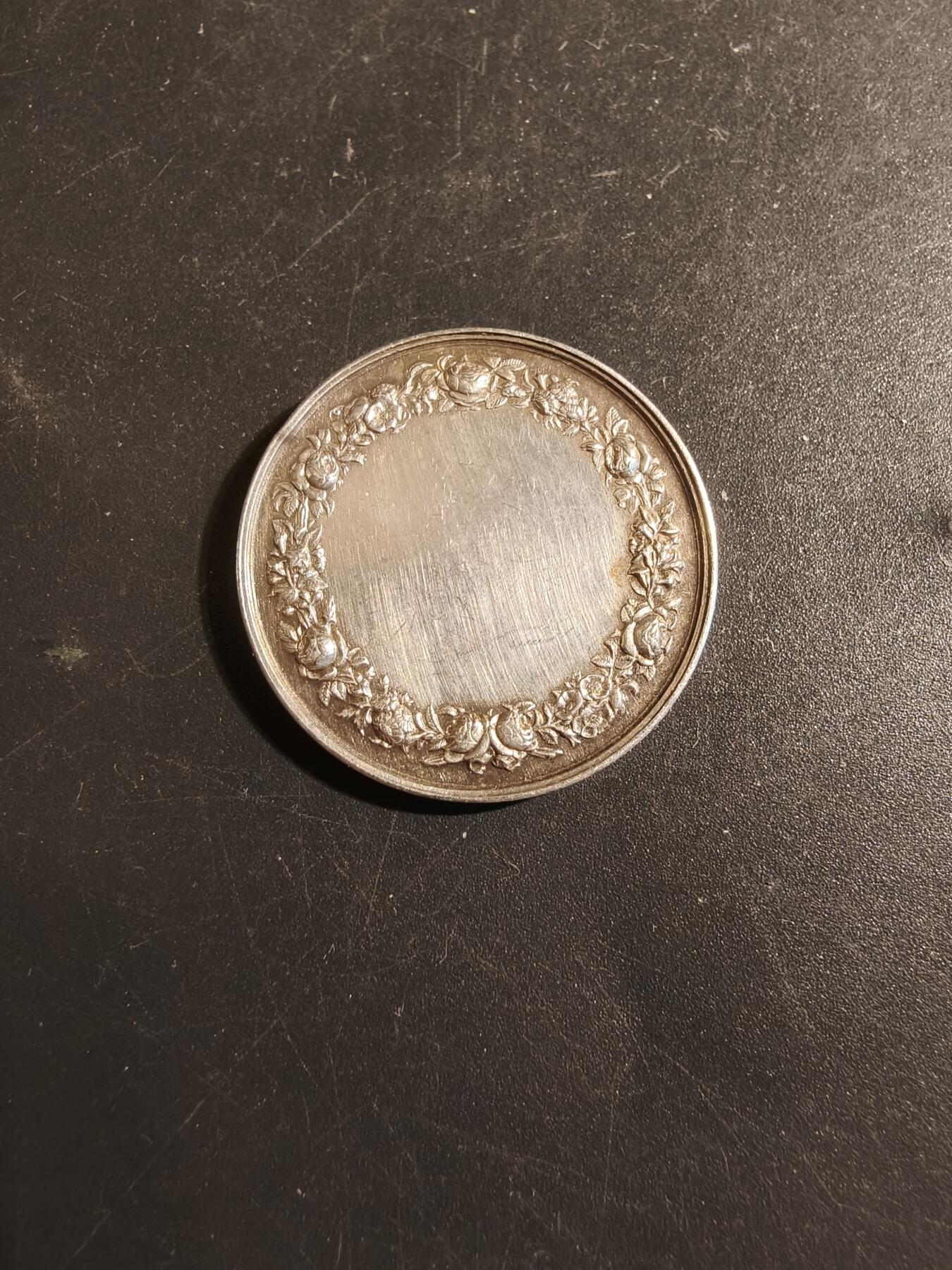 老王徽章第178期 法国银婚章    950银    直径29mm    重量10.8g