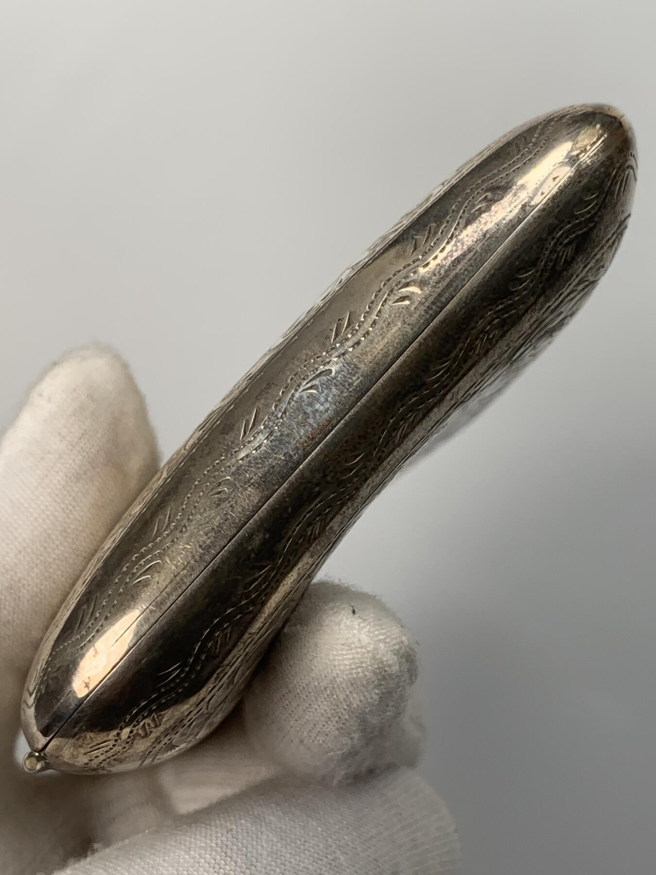 掌中浮雕-藏着的欧洲第050场 1904年英国银烟盒（有银标），13.70厘米 X8.60厘米，180g