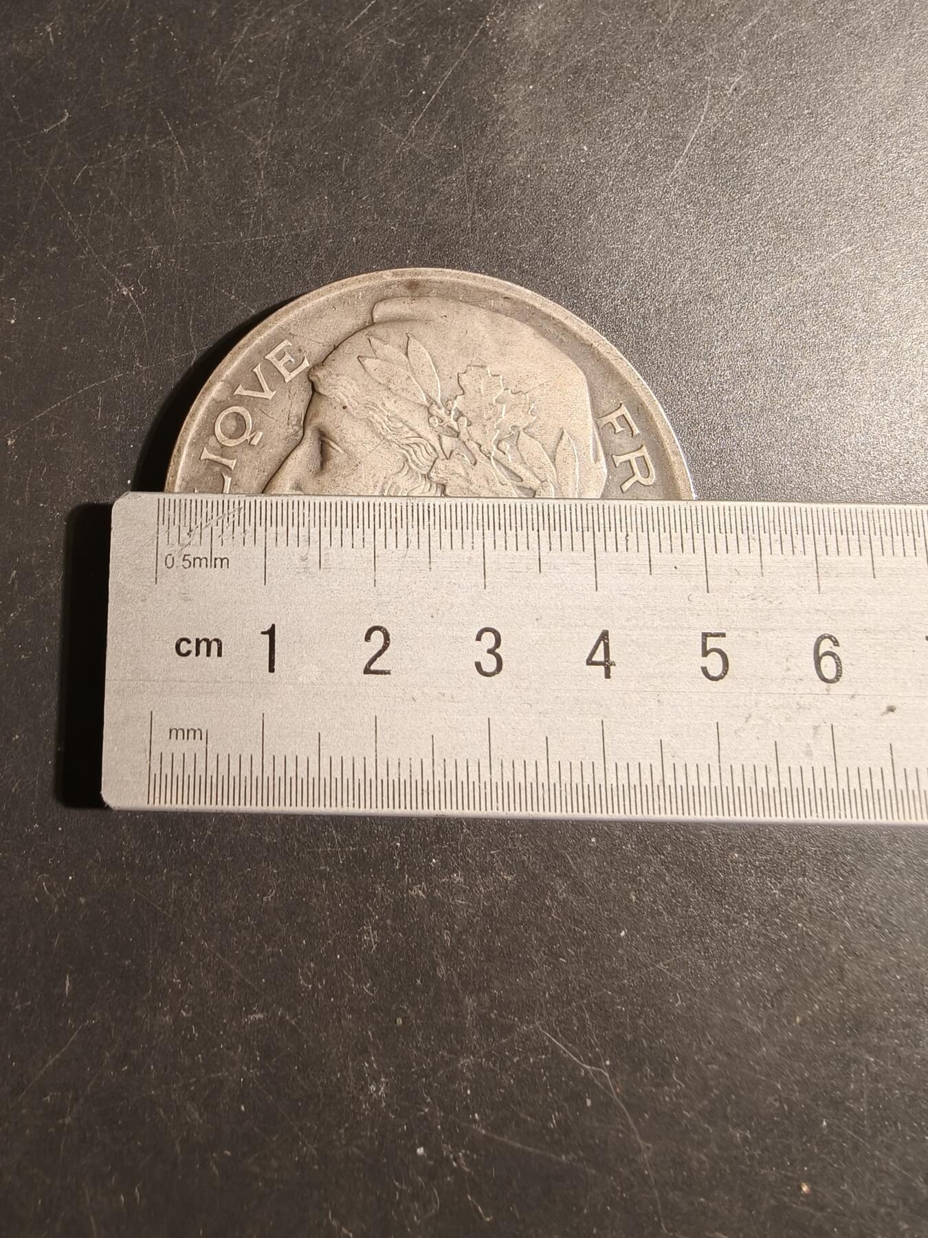 老王徽章第178期 法国体育教育委员会镀银大铜章    大师莫隆作品    直径50mm    重量59.5g