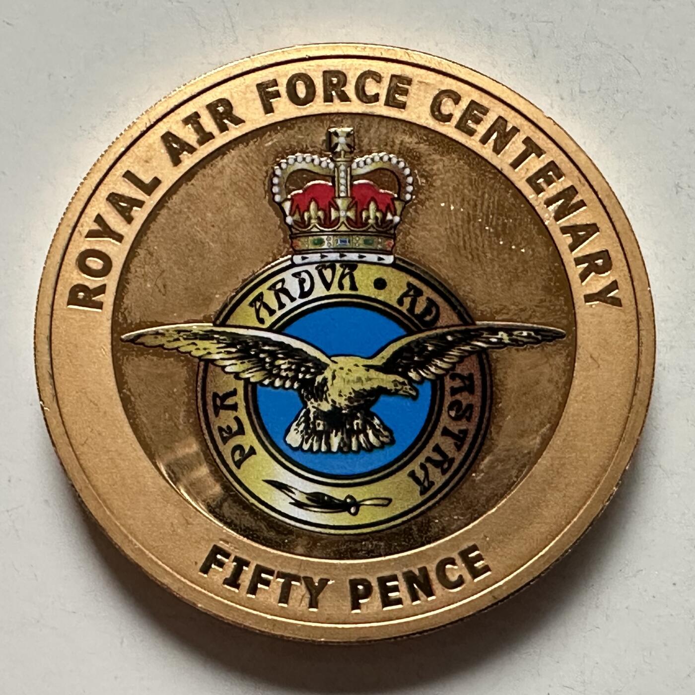 🌹外币初藏🌹🐯2026年第10场  每周二四六晚8️⃣点 接代拍 根西岛2018年英国皇家空军百年纪念50便士镀金纪念币 克朗型