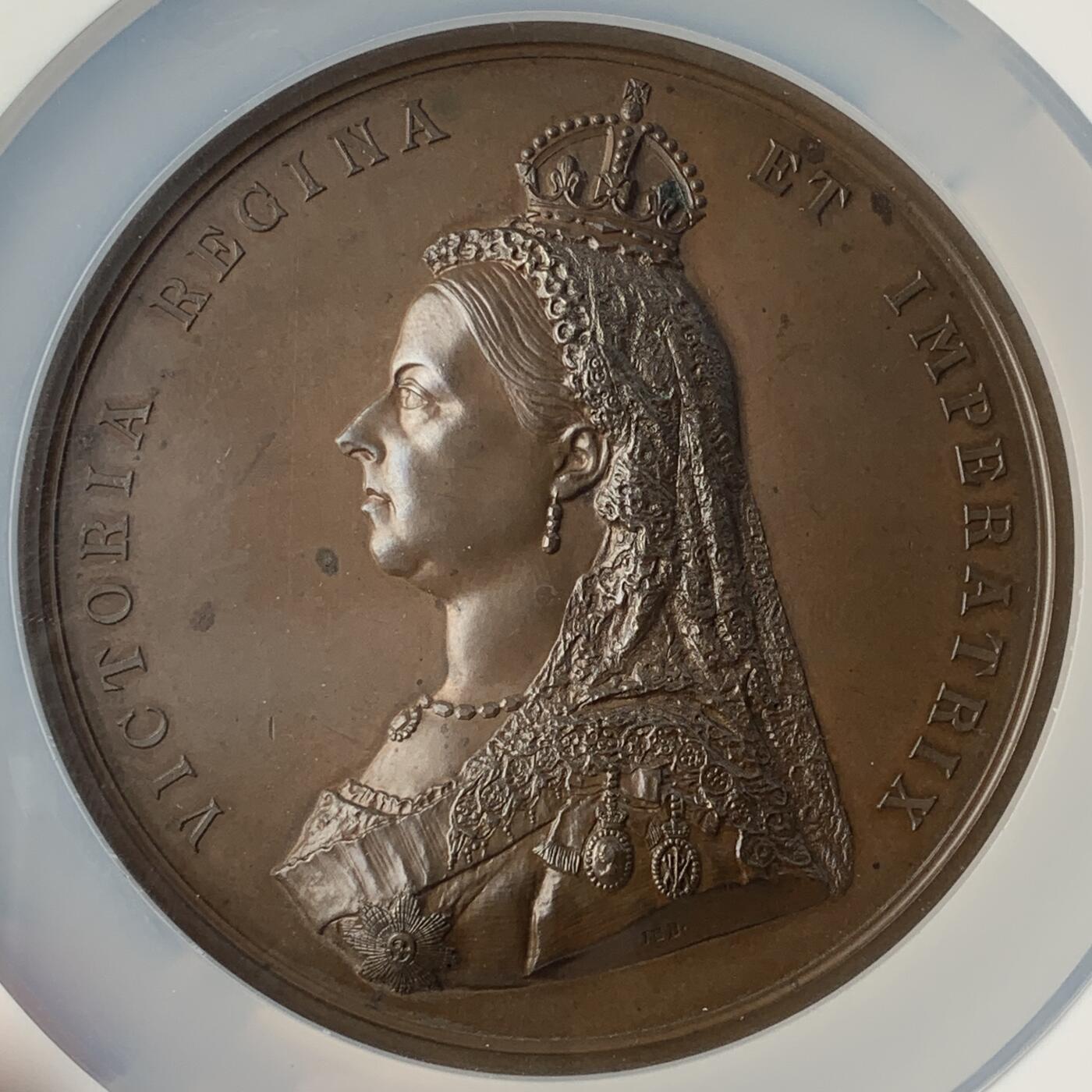 掌中浮雕-藏着的欧洲第050场 NGC MS63: 1887年维多利亚女王登基50年铜章, 77mm，J.E. Boehm and F. Leighton雕刻 , 英国章目录BHM-3219