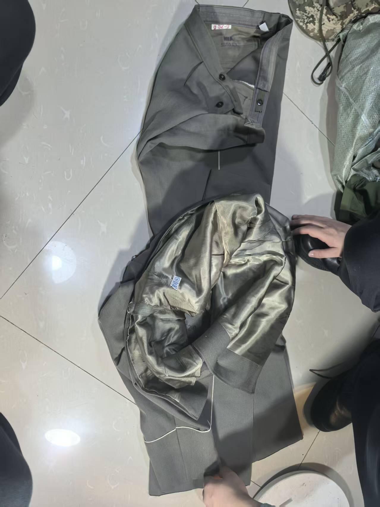 罗岚⭐爱藏⭐甄选专拍第四场-分享拍场赚佣（实体经营） 民主德国国家安全部（史塔西）少尉套装 G52-0带全新配饰 成色基本全新