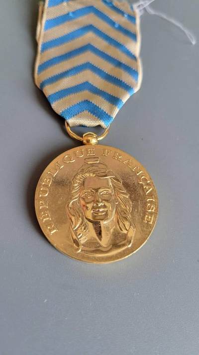 嘉宝良覃世界勋赏第23期拍卖 法国感恩奖章