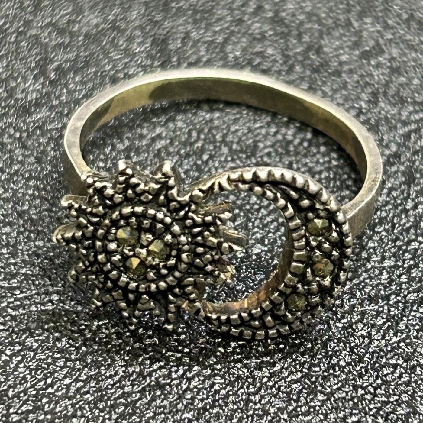 西秦中古拍卖第七十三期 日本银戒指 有银标 重2.3克