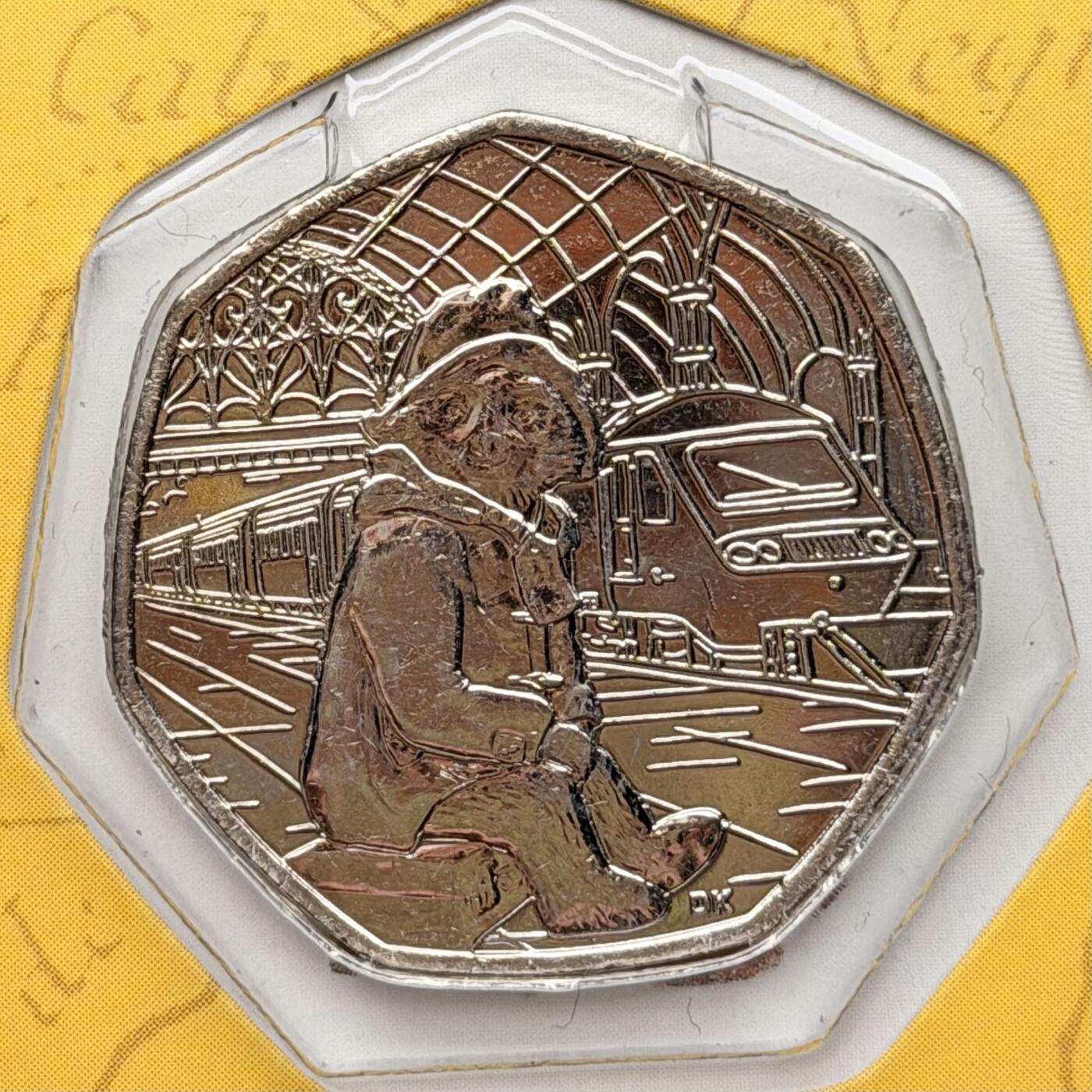 ＜星葵钱币社＞散币克朗场第68期·1月23日发货 英国2018年帕丁顿熊60周年50便士卡册装纪念套币