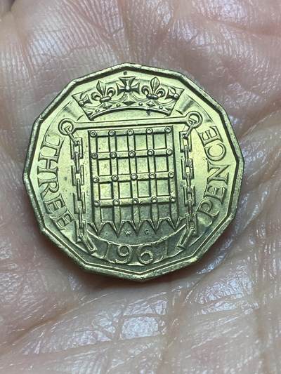 2026年第十二场(总第一百八十一场）外国好品散币场(免佣金) - 英国🇬🇧1967年3便士(伊丽莎白二世青年桂冠第二版，普制币关门年)