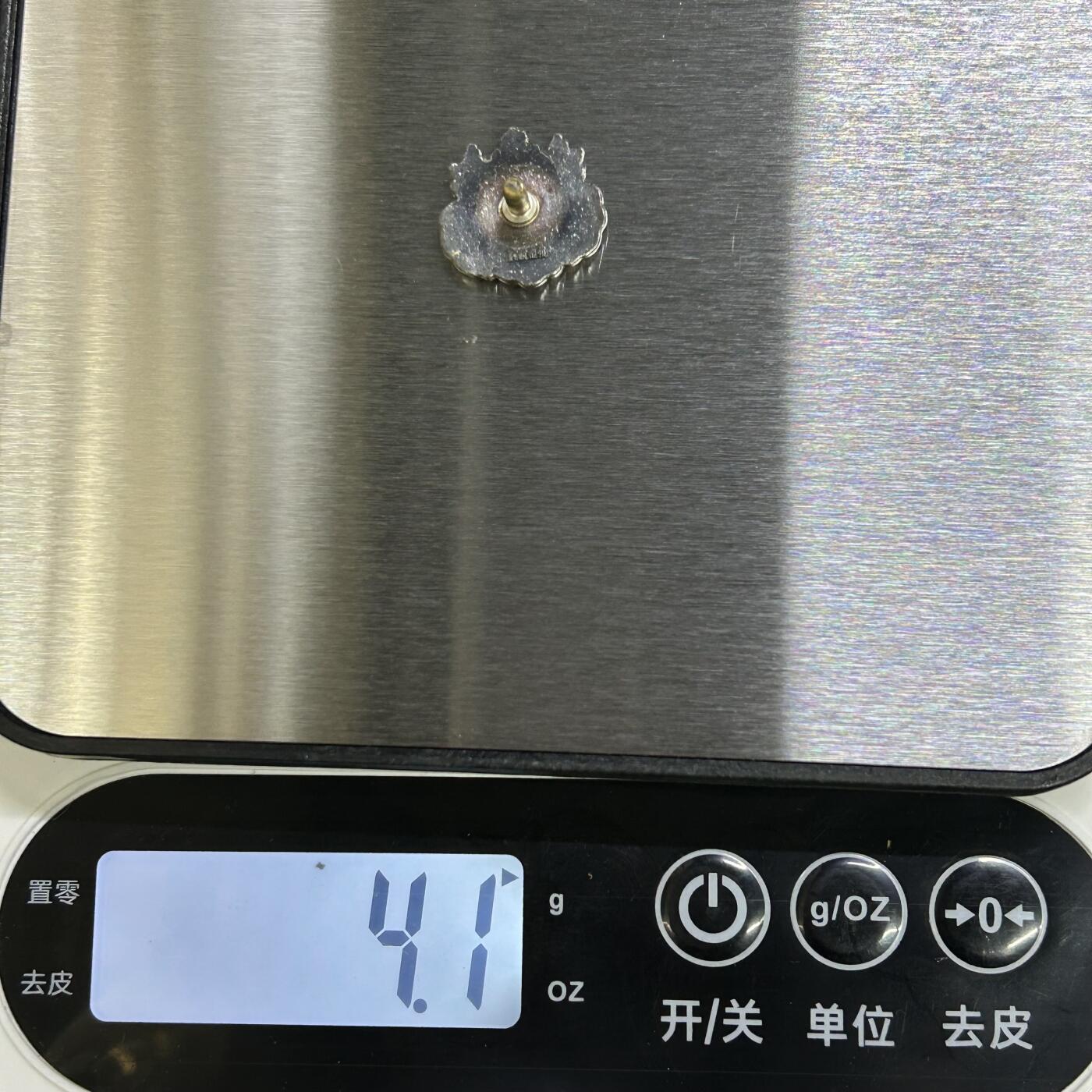 西秦中古拍卖第七十三期 日本纯银镀金小徽章 有纯银金张标 重4.1克