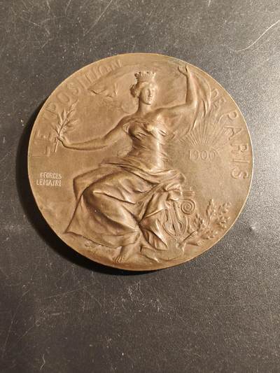 老王徽章第178期 - 法国1900巴黎世博会大铜章    大师Lemaire版本     直径54mm    重量69g