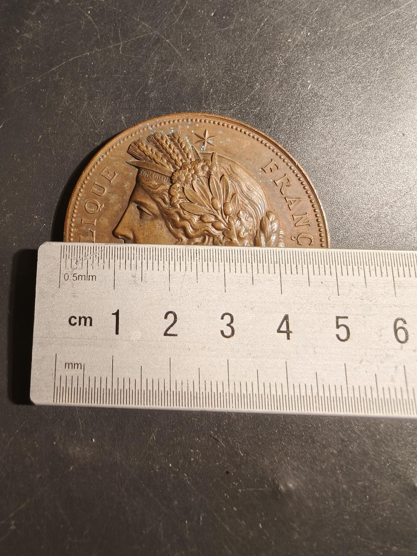 老王徽章第178期 法国战争部射击竞赛大铜章    大师Oudine版本     直径50mm    重量58.4g