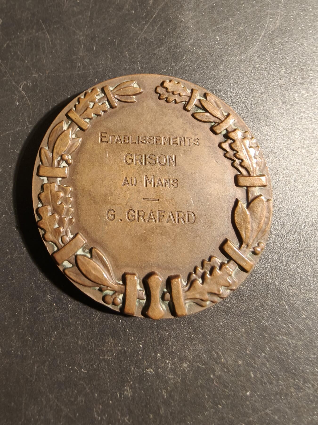 老王徽章第178期 法国全国燃料贸易商工会联合会大铜章      直径50mm     重量56.7g