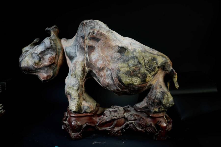 上海都达杂项专场五（全场包邮） 犀牛望月 灵璧赏石特大摆件