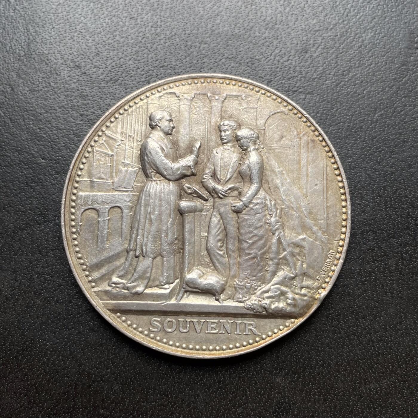「木头集藏」章牌精品专场！ 法国婚礼纪念银章，直径：39 mm，24.3 g，边铭：丰饶角 ARGENT，少见大版。