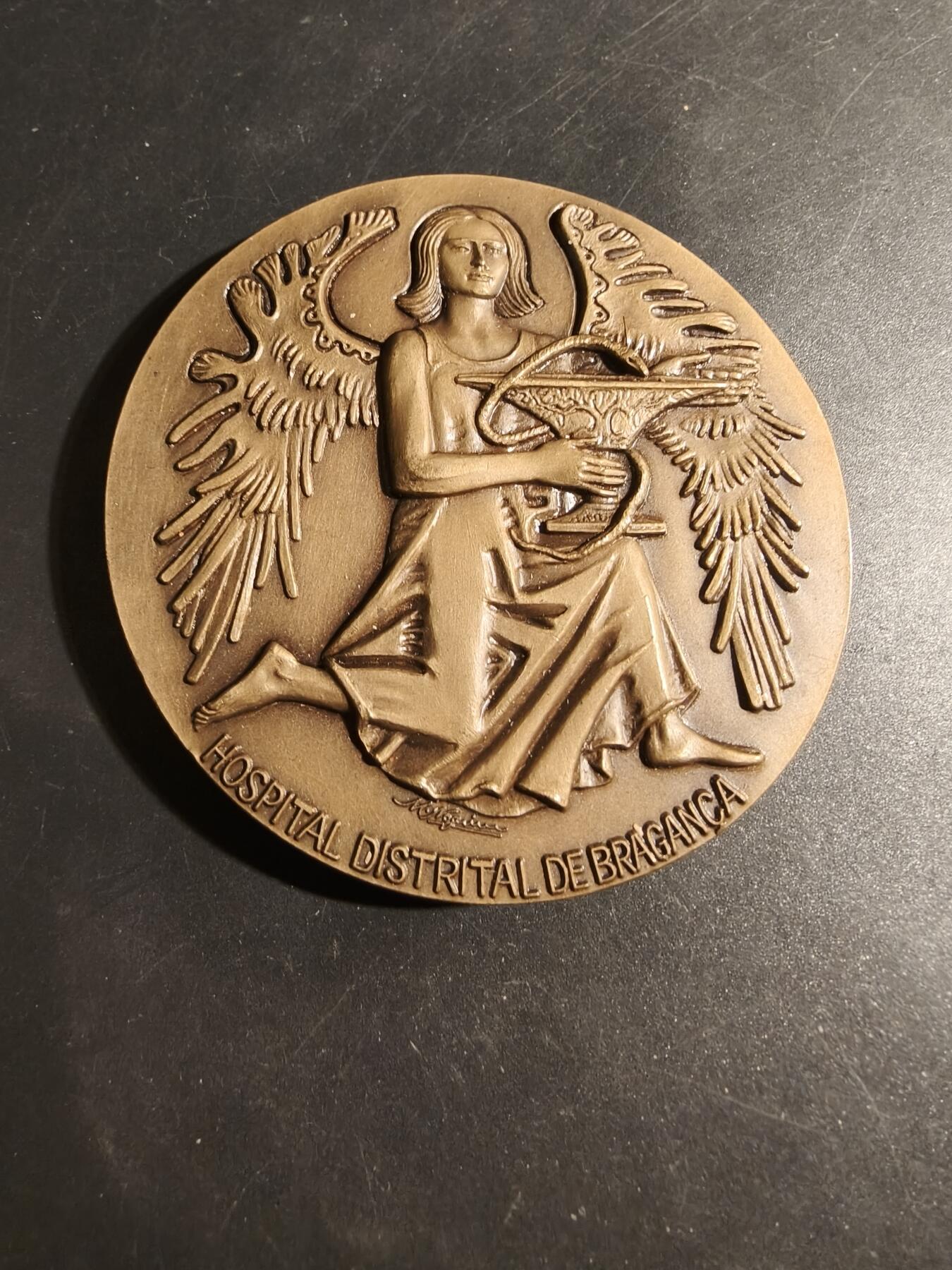 老王徽章第178期 1973年葡萄牙公共工程部医院建设总局大铜章     编号97      直径80mm     重量234.3g