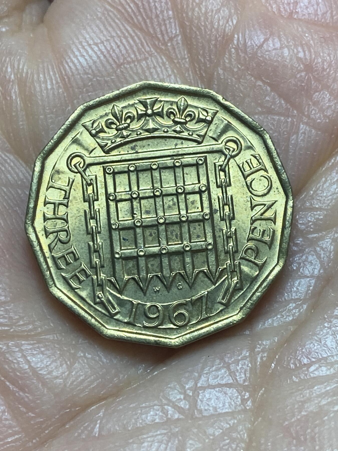 2026年第十二场(总第一百八十一场）外国好品散币场(免佣金) 英国🇬🇧1967年3便士(伊丽莎白二世青年桂冠第二版，普制币关门年)